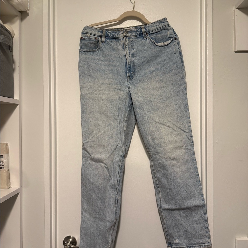Abercrombie & Fitch Ultra High Rise 90’s Straight Curve Love Jeans